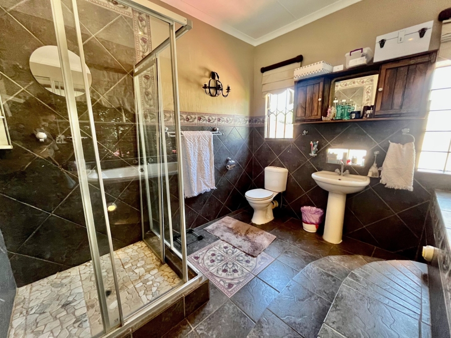 3 Bedroom Property for Sale in Safari Gardens North West